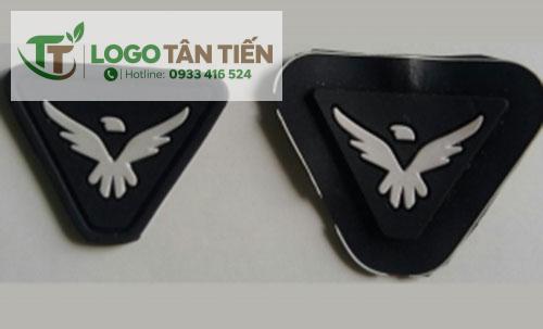 dịch vụ gia công logo nhựa dẻo